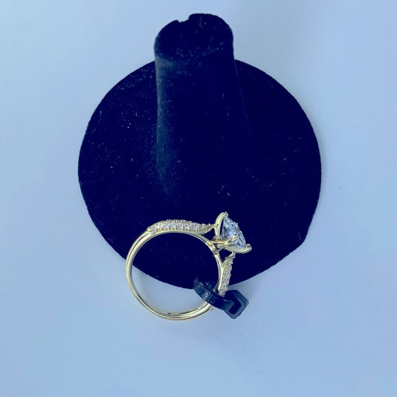 Oval CZ Pavé Band Ring - Picture 2 of 10